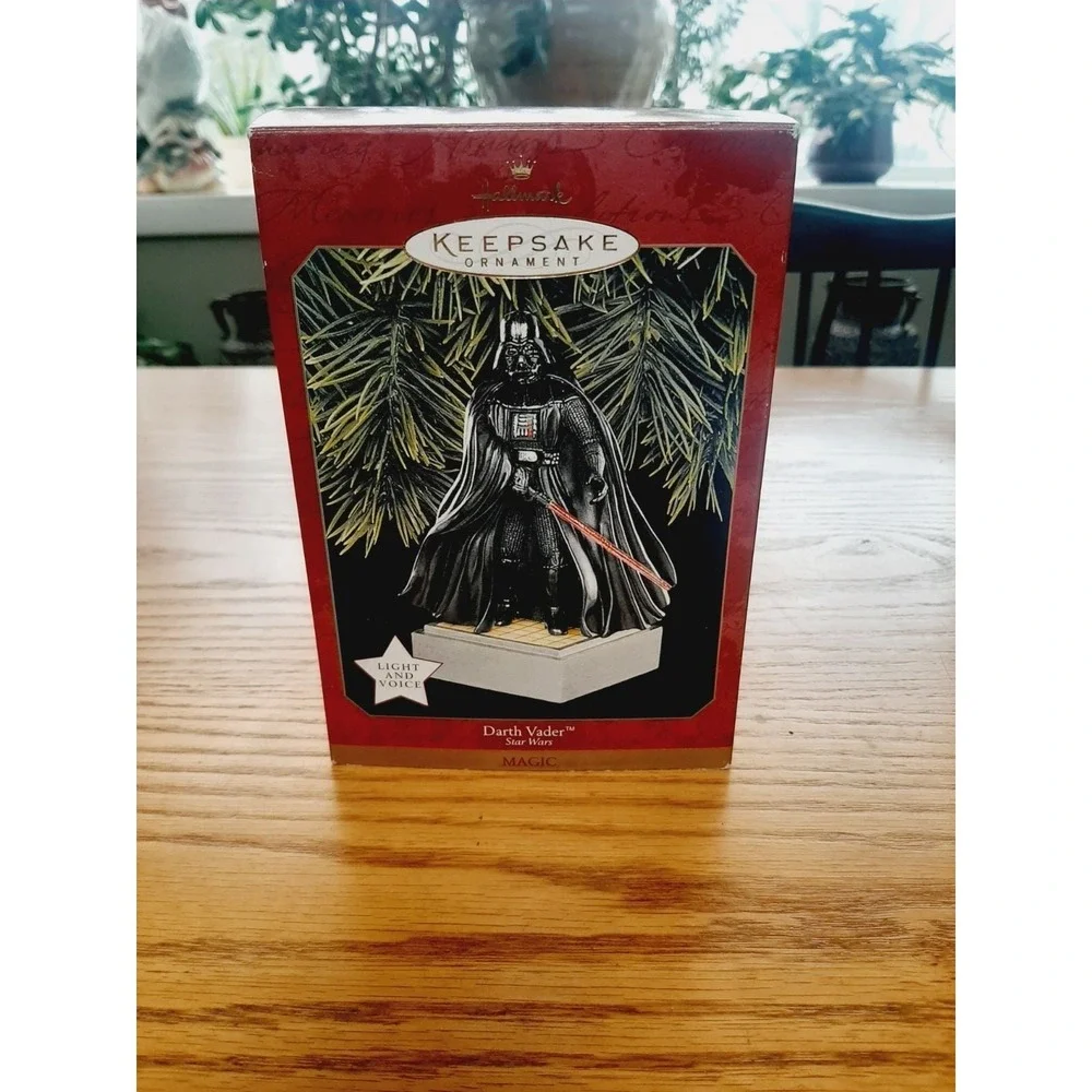 Hallmark‎ keep sake Darth Vador ornament NIB.